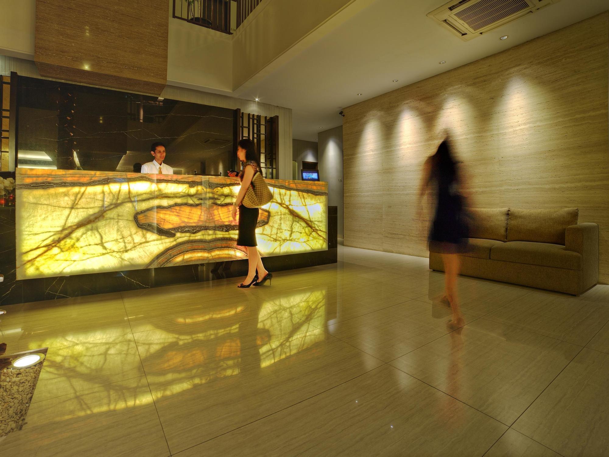Rasuna Icon Hotel Джакарта Екстериор снимка